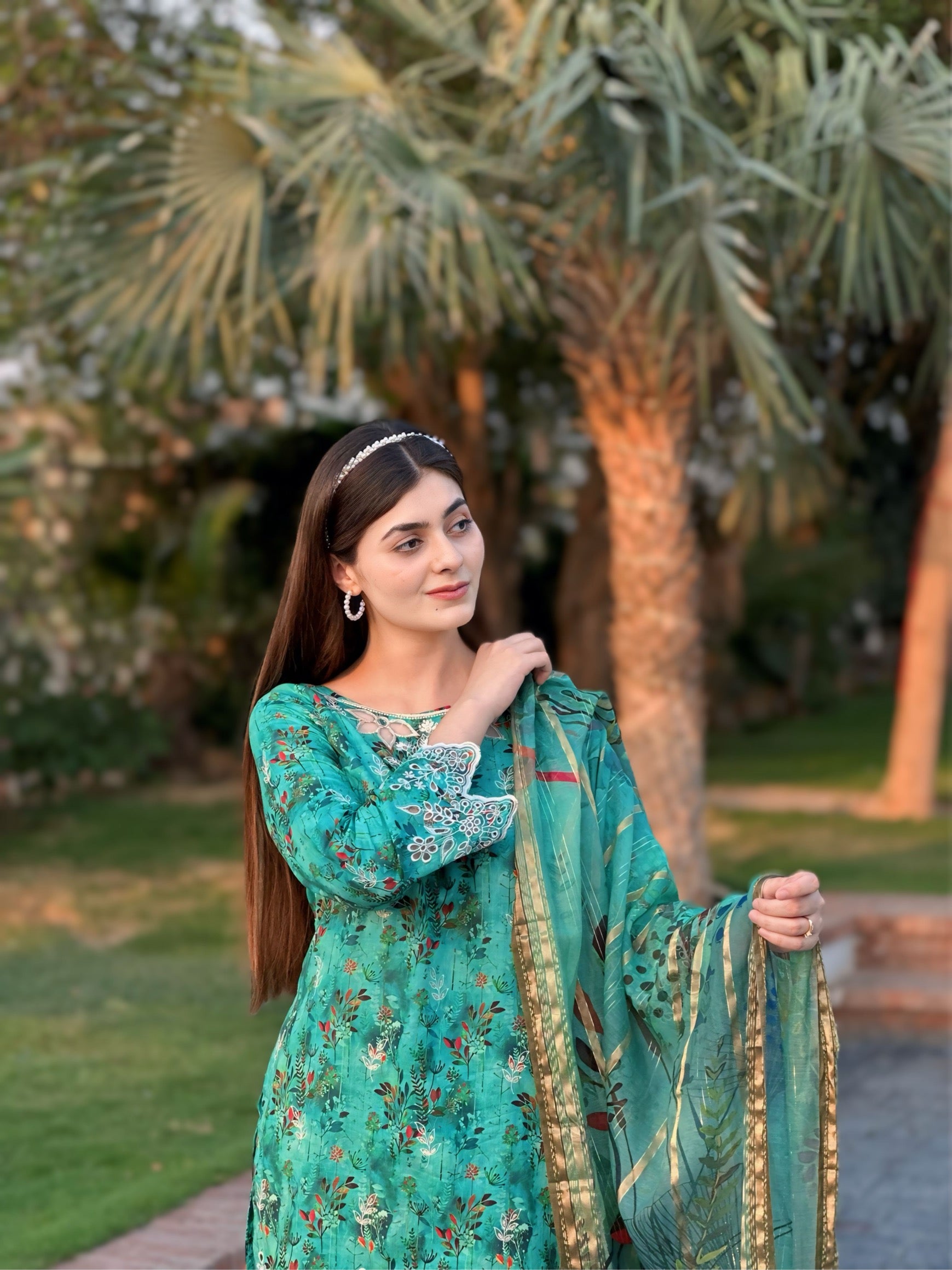 Minha Stitched Chicken kari Embroidery Dress PARVEEN NAAZ Minha Stitched Chicken kari Embroidery Dress PARVEEN NAAZ