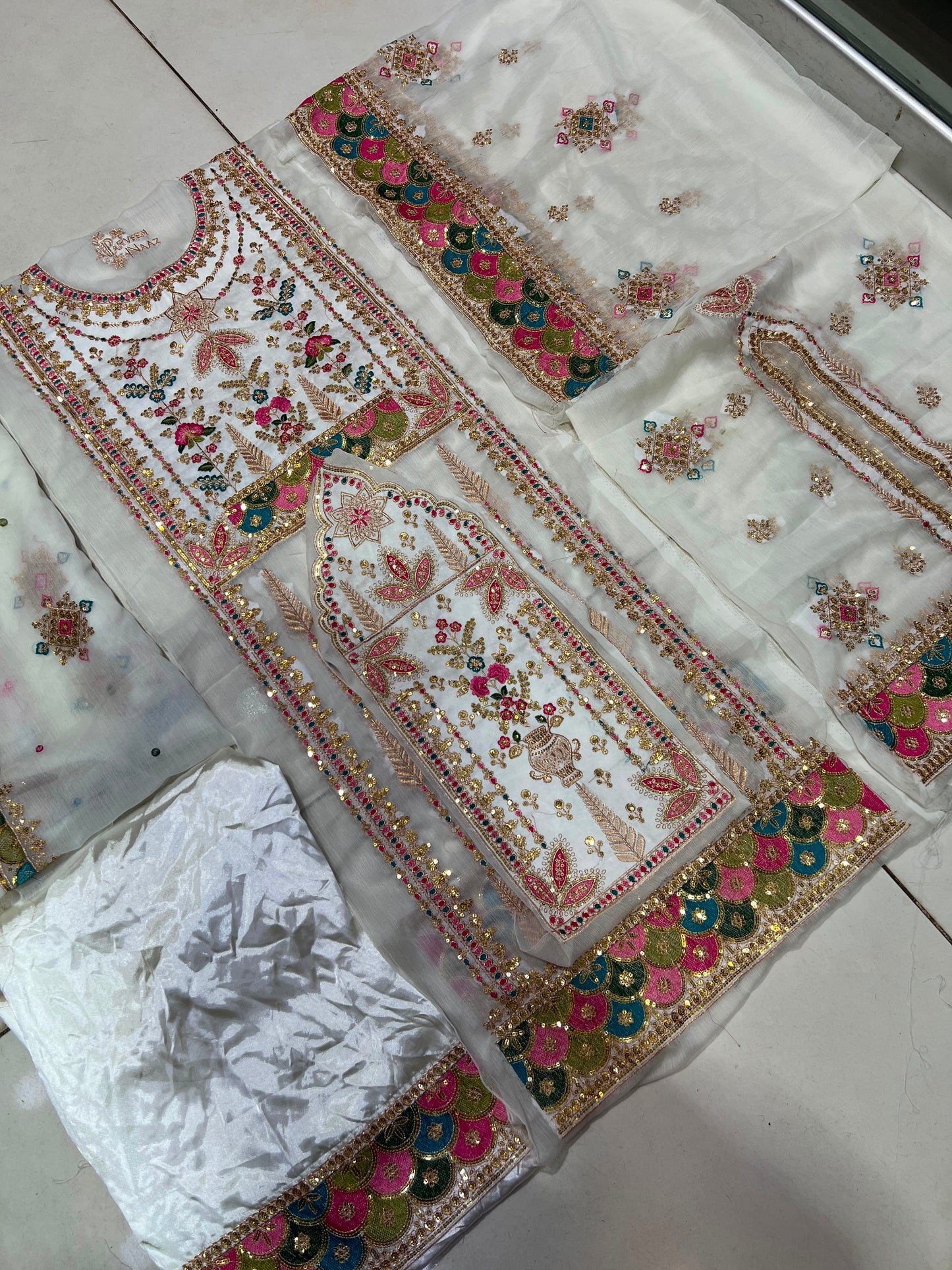 Balochi Dress White Shafoon